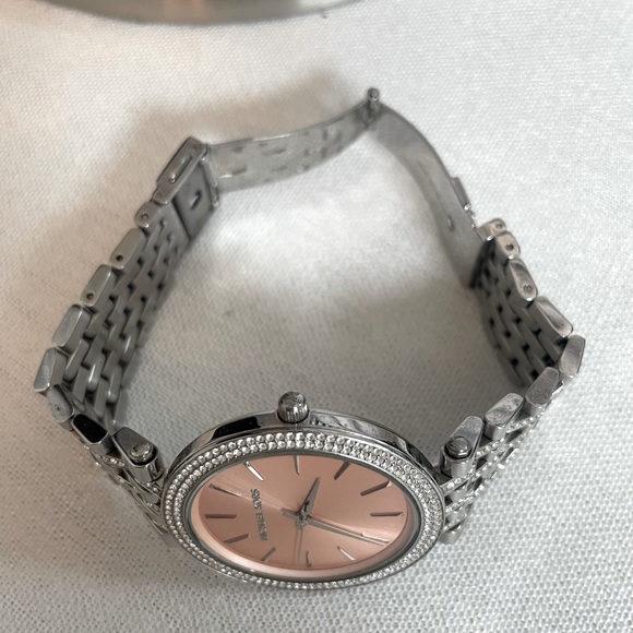 Michael Kors Watch - Picture 3 of 9